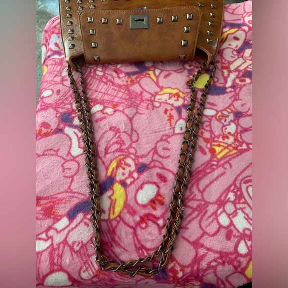 Fashionable faux leather silver studs and chain strap crossbody/shoulder purse - Picture 4 of 8